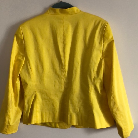 Blazer - Picture 4 of 5